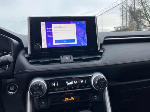 Used 2025 Toyota RAV4 XLE image 21