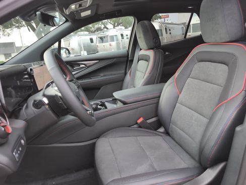 New 2025 Chevrolet Blazer EV RS image 9