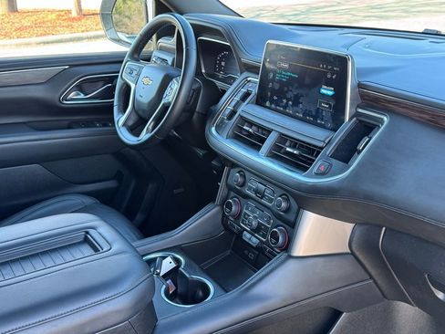Used 2023 Chevrolet Suburban LT image 5