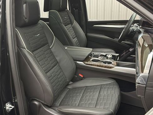 Used 2026 Cadillac Escalade Platinum Sport w/ LPO, ONYX Package image 35