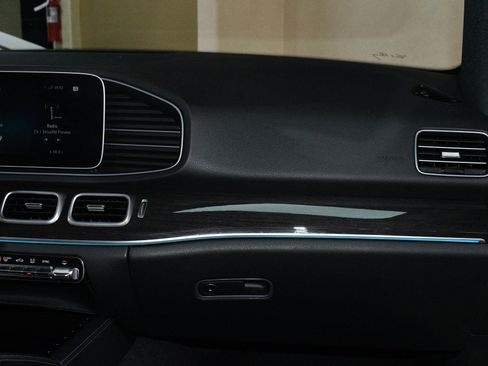 Used 2020 Mercedes-Benz GLE 350 4MATIC image 28