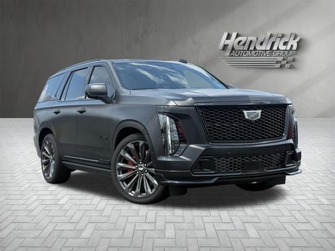 Used 2025 Cadillac Escalade V AWD/4WD image 2