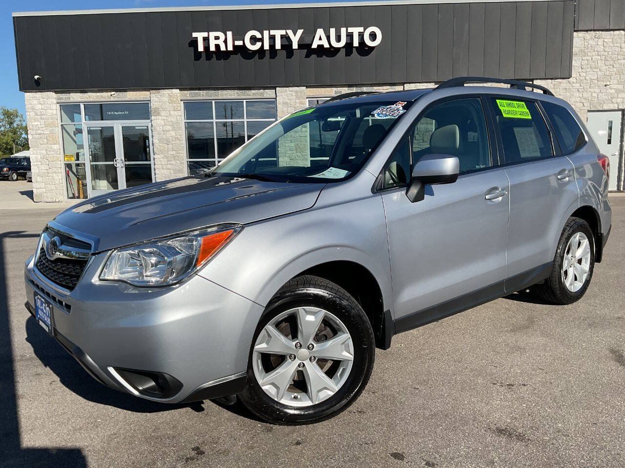 Used 2016 Subaru Forester 2.5i Premium AWD/4WD image 1