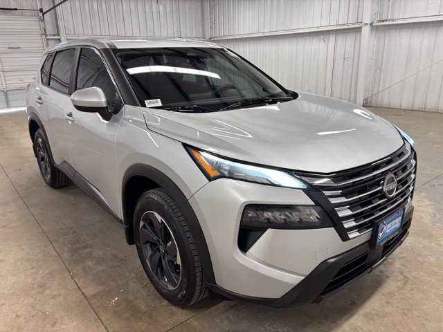 Used 2025 Nissan Rogue SV FWD image 1