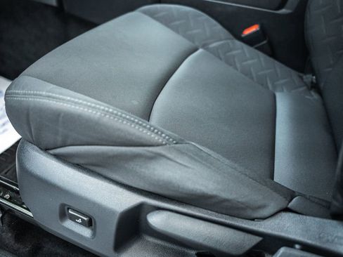 Certified 2025 Toyota Tacoma SR image 33