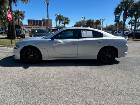 Used 2023 Dodge Charger R/T w/ Blacktop Package image 4