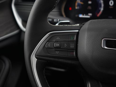 New 2026 Jeep Grand Cherokee Altitude image 15