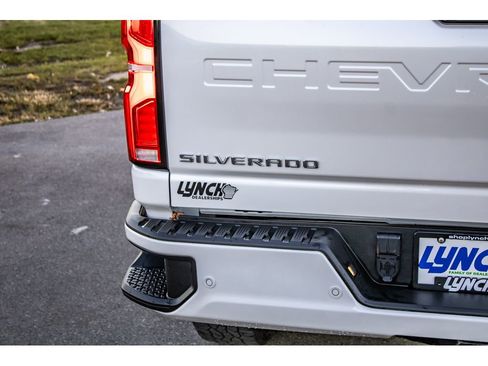 Used 2024 Chevrolet Silverado 2500 High Country w/ High Country Premium Package image 14