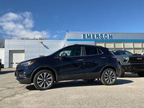 Certified 2022 Buick Encore Preferred w/ Safety Package AWD/4WD image 5