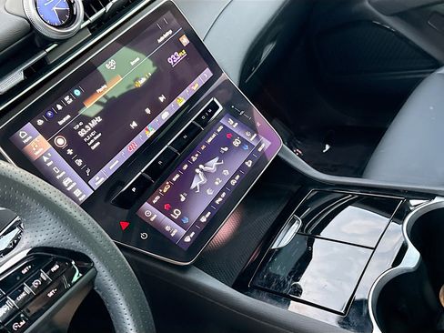 Certified 2024 Maserati Grecale GT image 28