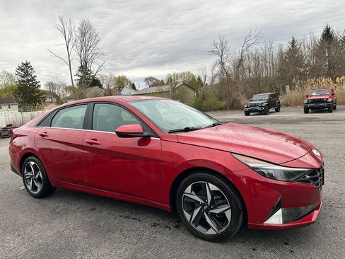 Used 2023 Hyundai Elantra Limited w/ Cargo Package FWD image 1