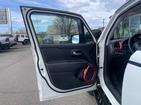 Used 2022 Jeep Renegade Trailhawk image 14