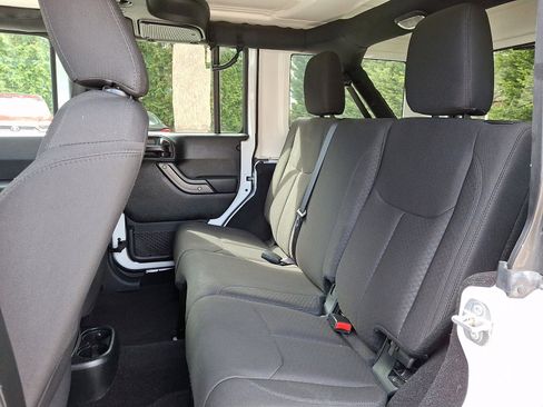 Used 2017 Jeep Wrangler Unlimited Sport w/ Quick Order Package 24S image 10