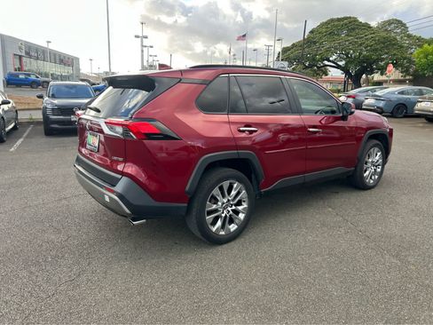 Used 2022 Toyota RAV4 Limited FWD image 3