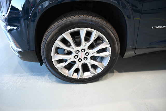 New 2027 GMC Acadia Denali w/ Denali Reserve Package AWD/4WD image 32