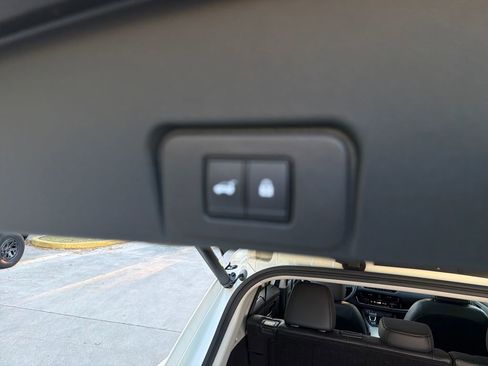 Used 2023 Nissan Rogue SL w/ SL Premium Package image 36