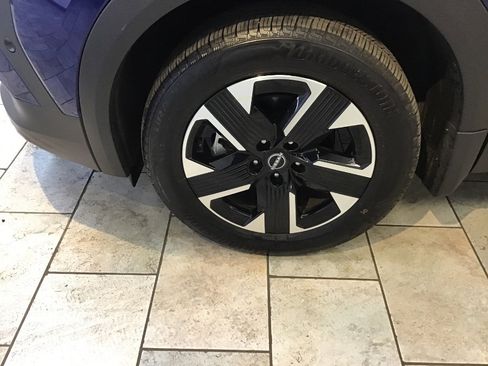 Used 2025 Nissan Kicks SR AWD/4WD image 10