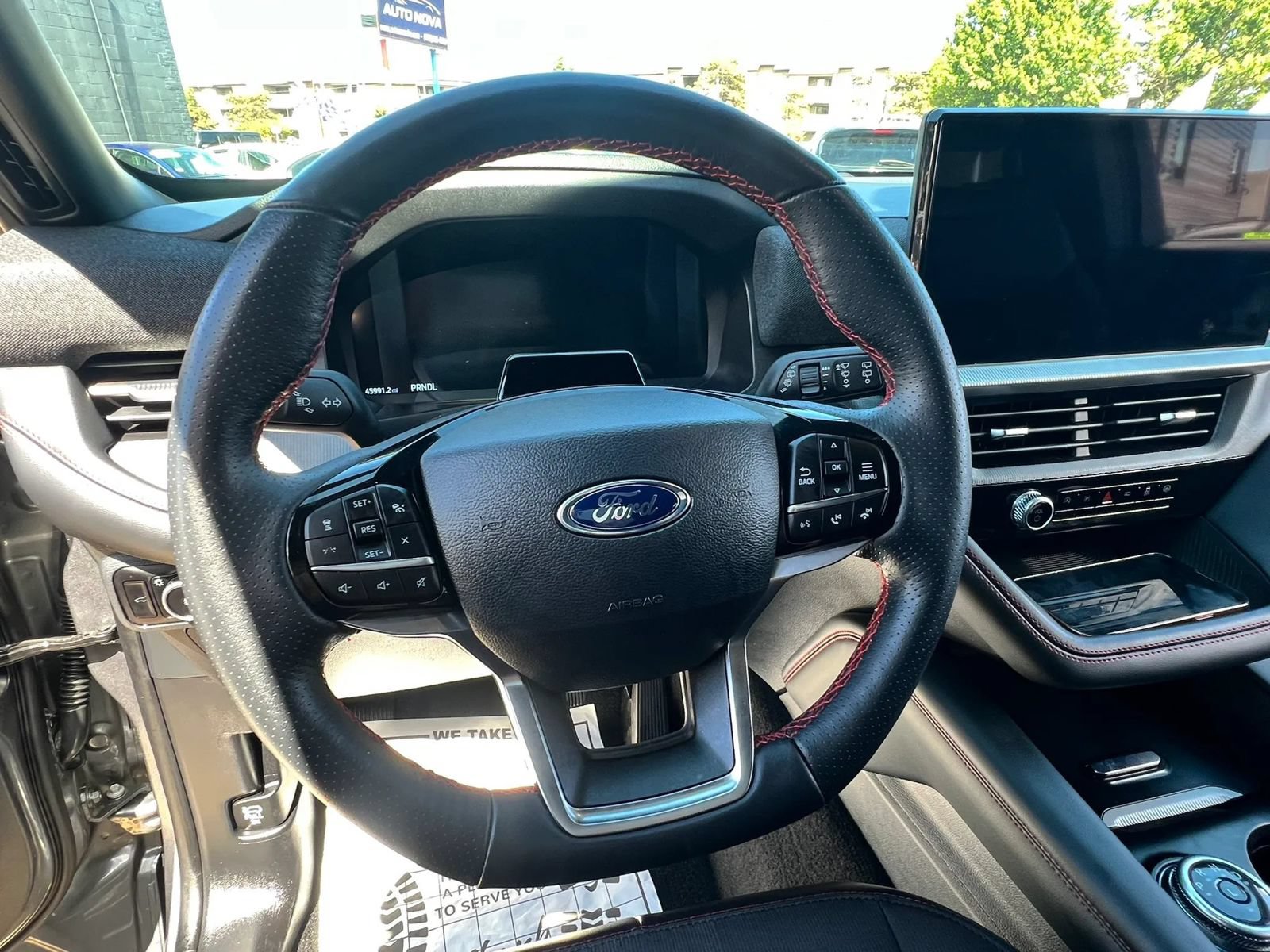 Used 2025 Ford Explorer ST-Line w/ ST-Line Street Pack AWD/4WD image 11