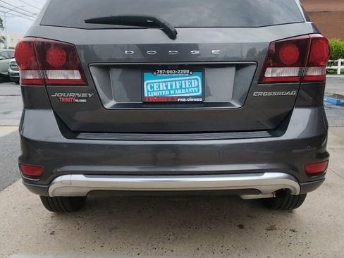 Used 2020 Dodge Journey Crossroad FWD image 3