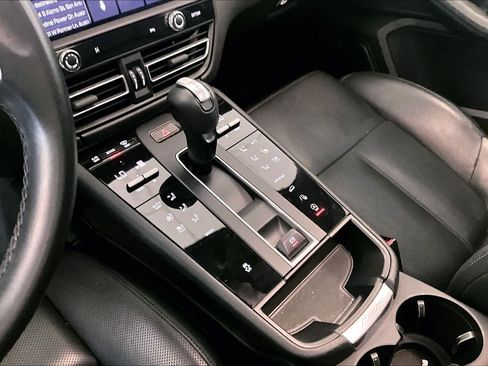 Used 2022 Porsche Macan AWD/4WD image 14