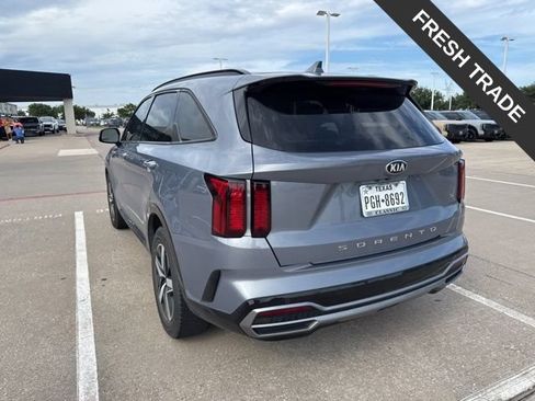 Used 2021 Kia Sorento S FWD image 5