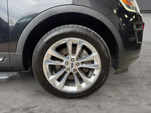 Used 2019 Ford Explorer XLT w/ Equipment Group 202A AWD/4WD image 46