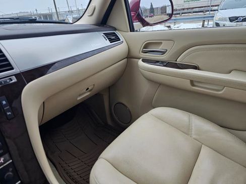 Used 2007 Cadillac Escalade EXT w/ Information Package image 16