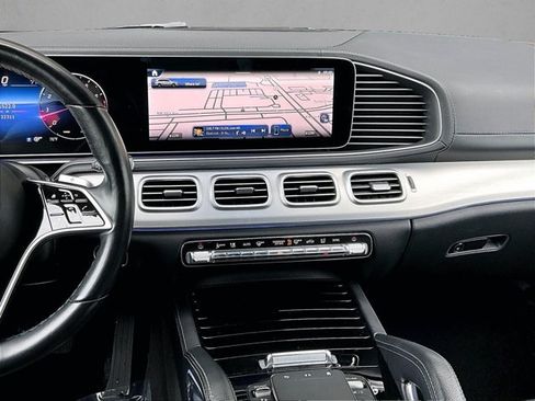 Used 2025 Mercedes-Benz GLS 450 4MATIC image 8