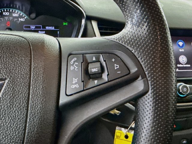 Used 2020 Chevrolet Trax LT FWD image 14