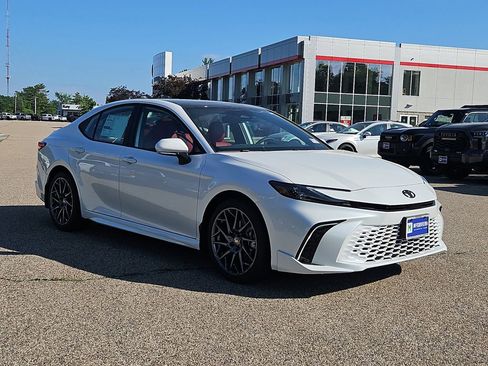 New 2026 Toyota Camry Hybrid AWD/4WD image 3