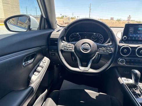 Used 2022 Nissan Sentra SV FWD image 13