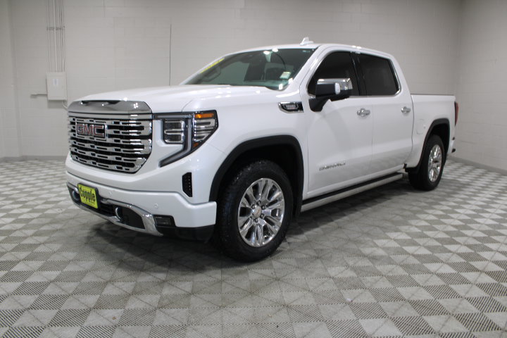 Used 2024 GMC Sierra 1500 Denali w/ Technology Package AWD/4WD image 7