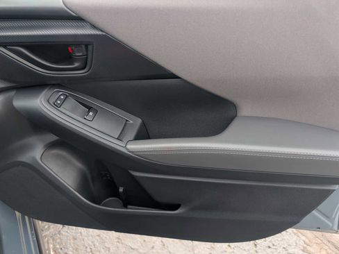 Used 2025 Subaru Crosstrek 2.0i Premium image 27