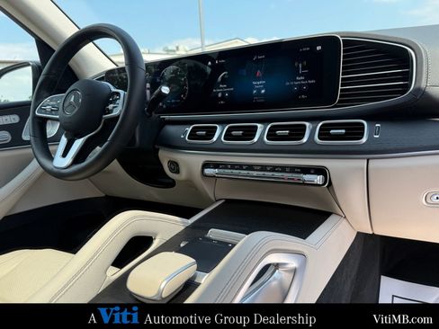 Certified 2022 Mercedes-Benz GLS 450 4MATIC image 32
