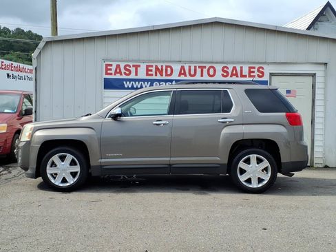 Used 2012 GMC Terrain SLT w/ LPO, Chrome Package FWD image 2