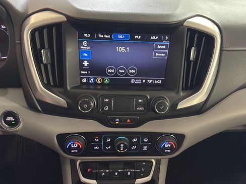 Used 2022 GMC Terrain SLT w/ Infotainment Package II AWD/4WD image 19