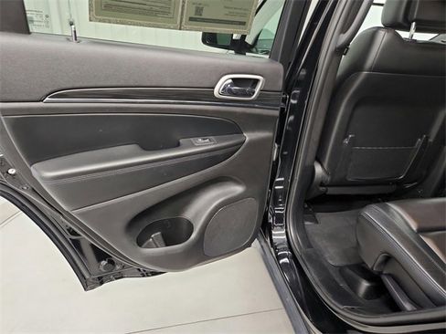 Used 2021 Jeep Grand Cherokee Limited image 31