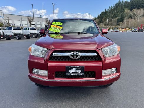 Used 2013 Toyota 4Runner SR5 w/ Convenience Pkg AWD/4WD image 2