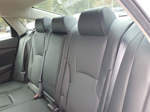 Used 2023 Honda Accord EX-L image 13