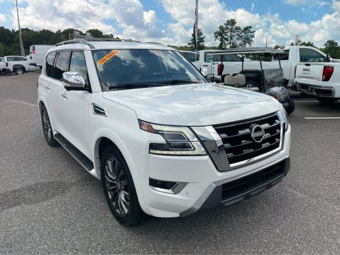 Used 2023 Nissan Armada Platinum w/ Captain's Chairs Package AWD/4WD image 3