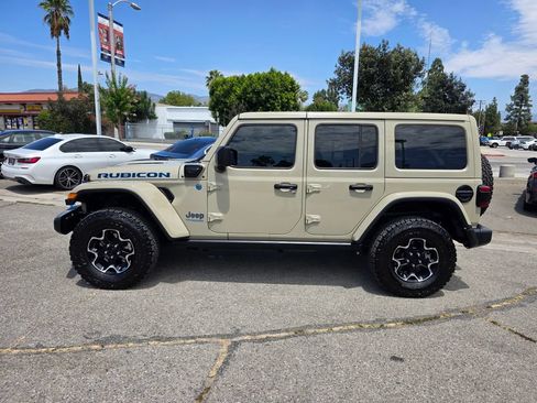 Used 2022 Jeep Wrangler Unlimited Rubicon 4xe w/ Cold Weather Group AWD/4WD image 9