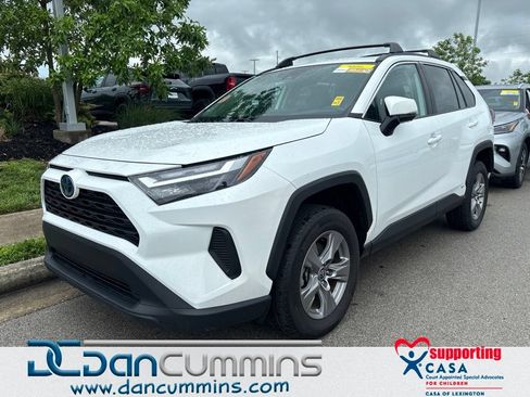 Used 2022 Toyota RAV4 XLE w/ Convenience Package AWD/4WD image 1