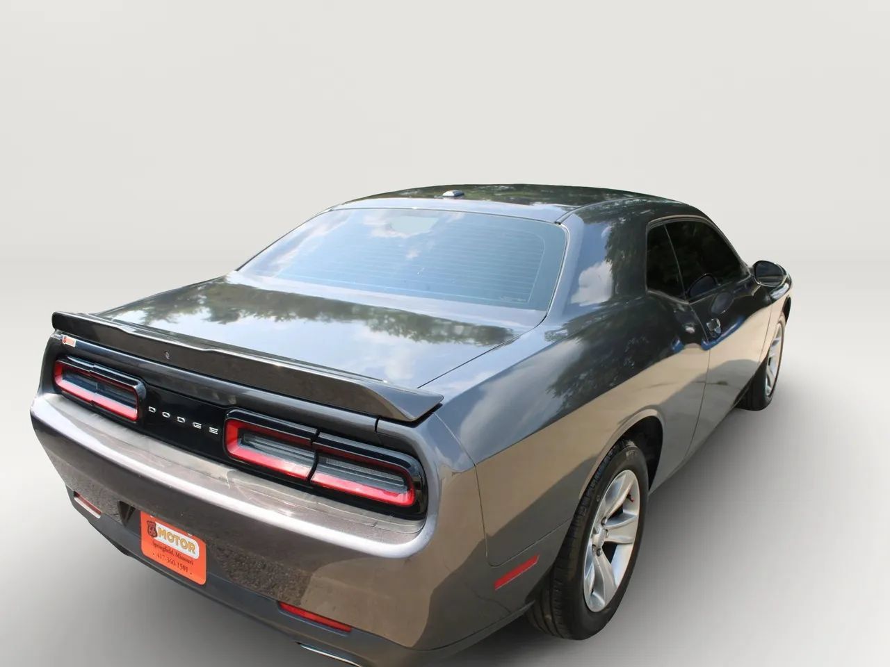 Used 2018 Dodge Challenger SXT RWD image 8