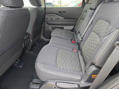 New 2026 Nissan Pathfinder SV image 11