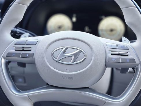 Used 2024 Hyundai Palisade Calligraphy image 16