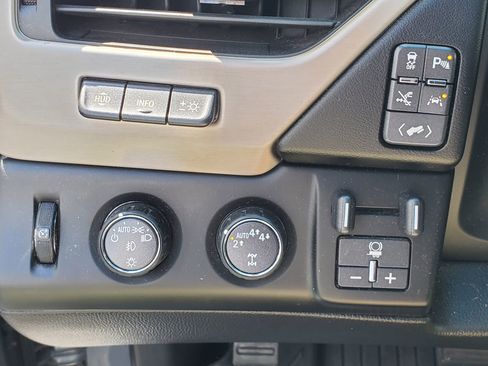 Used 2019 GMC Yukon Denali w/ Denali Ultimate Package image 23