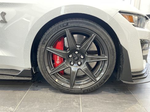 Used 2021 Ford Mustang Shelby GT500 w/ Carbon Fiber Track Pack image 12