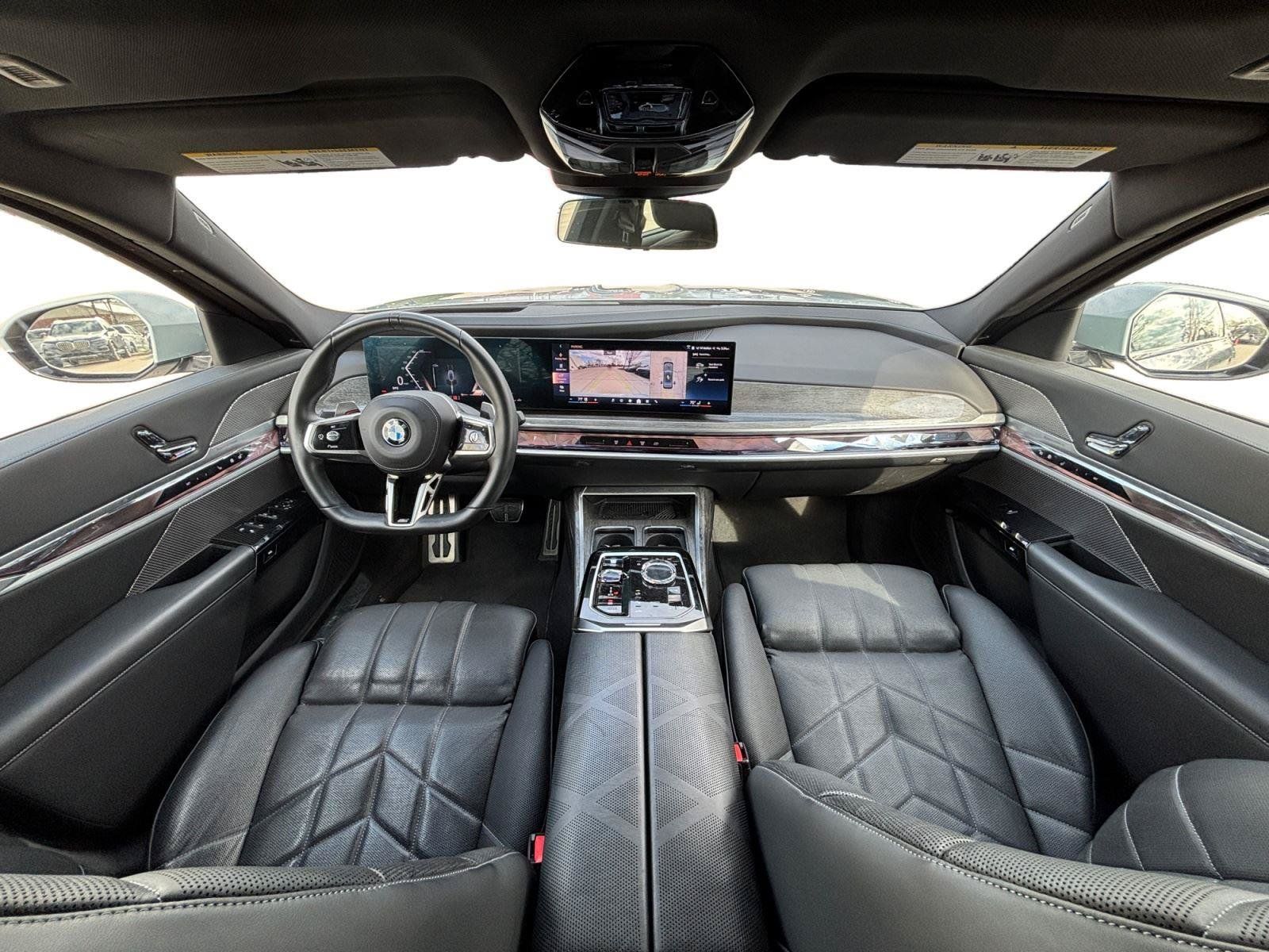Used 2023 BMW 760i xDrive AWD/4WD image 15