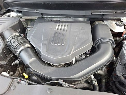 Used 2024 GMC Acadia AT4 w/ Luxury Package image 30