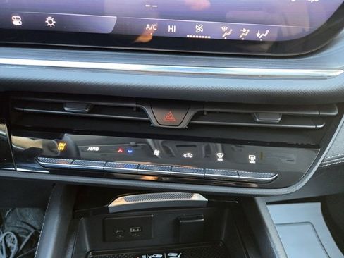 Used 2025 Buick Envision Preferred image 28